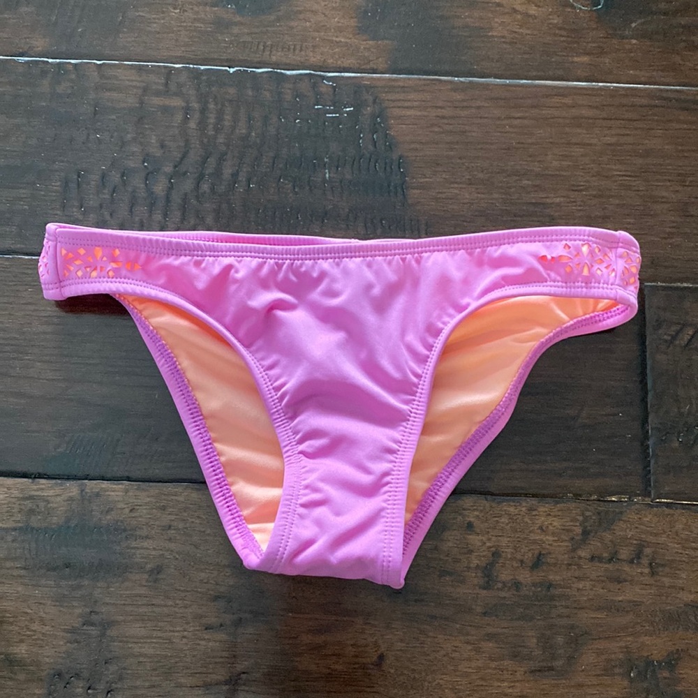 👙NWT Xhilaration cheeky scrunch pink/ coral bikini small